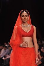 Model walk the ramp for Kay Jewels on Day 4 of IIJW 2013 on 7th Aug 2013 (43).JPG